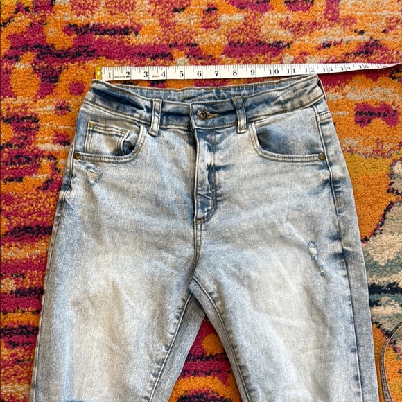 Art Class Blue Distressed Jeans - Picture 2 of 9